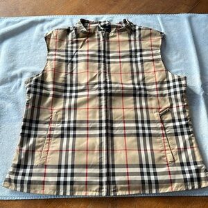 Burberry golf vest size small